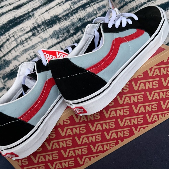 Vans Black and Light Blue Sneakers with Red Accents - Picture 15 of 16